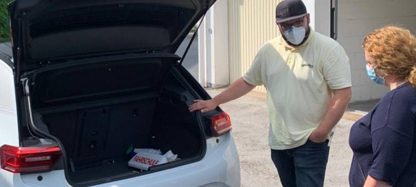 E-Auto Fahrstunden mit Radio Essen