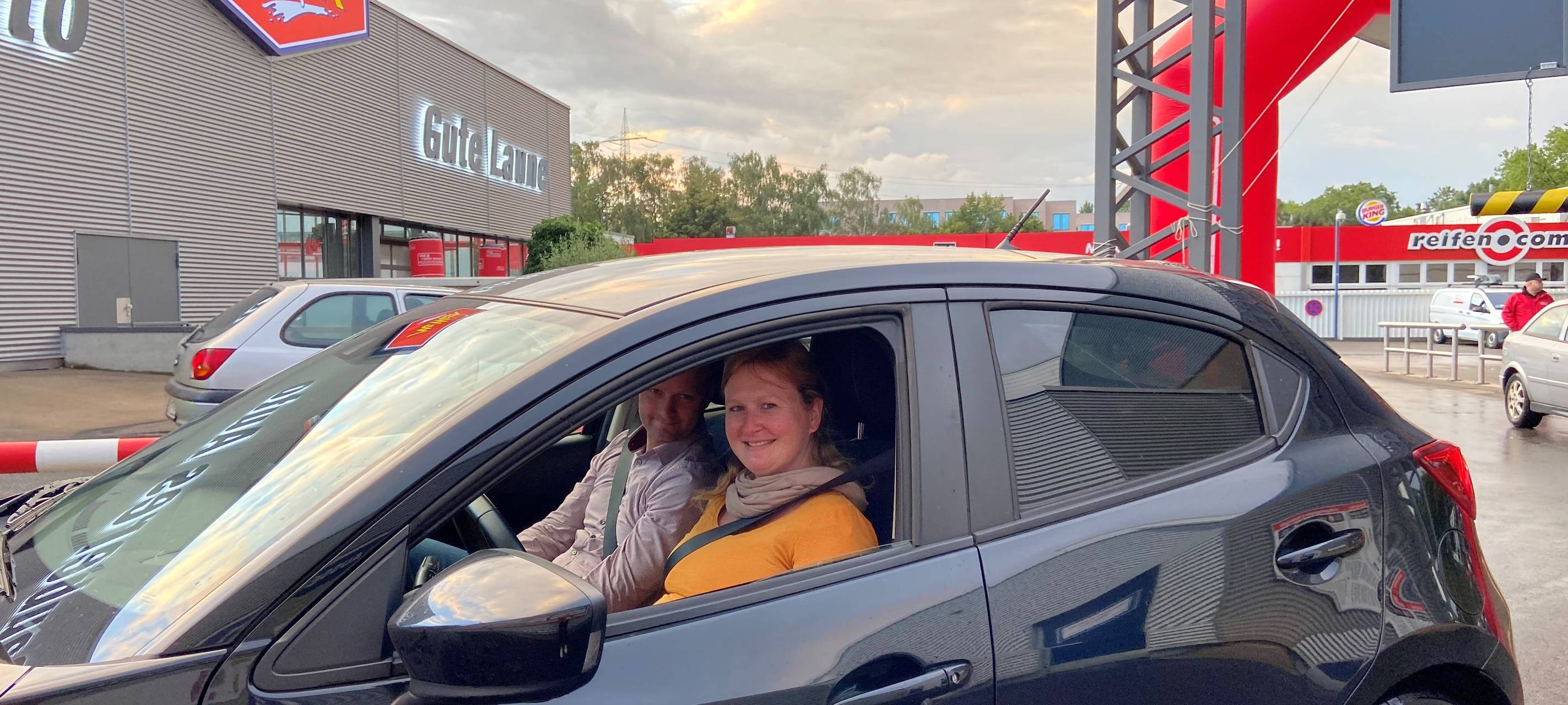 Agate und Karl aus Stoppenberg freuen sich auf ihre Autowäsche