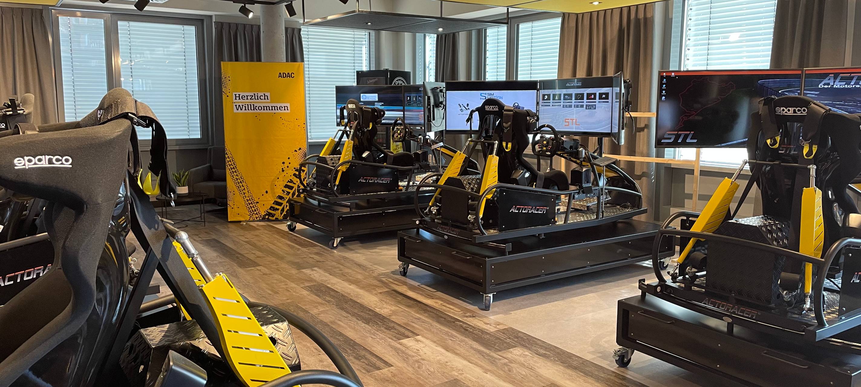 Neue eSport Lounge in Essen: Rennen fahren wie am Nürburgring