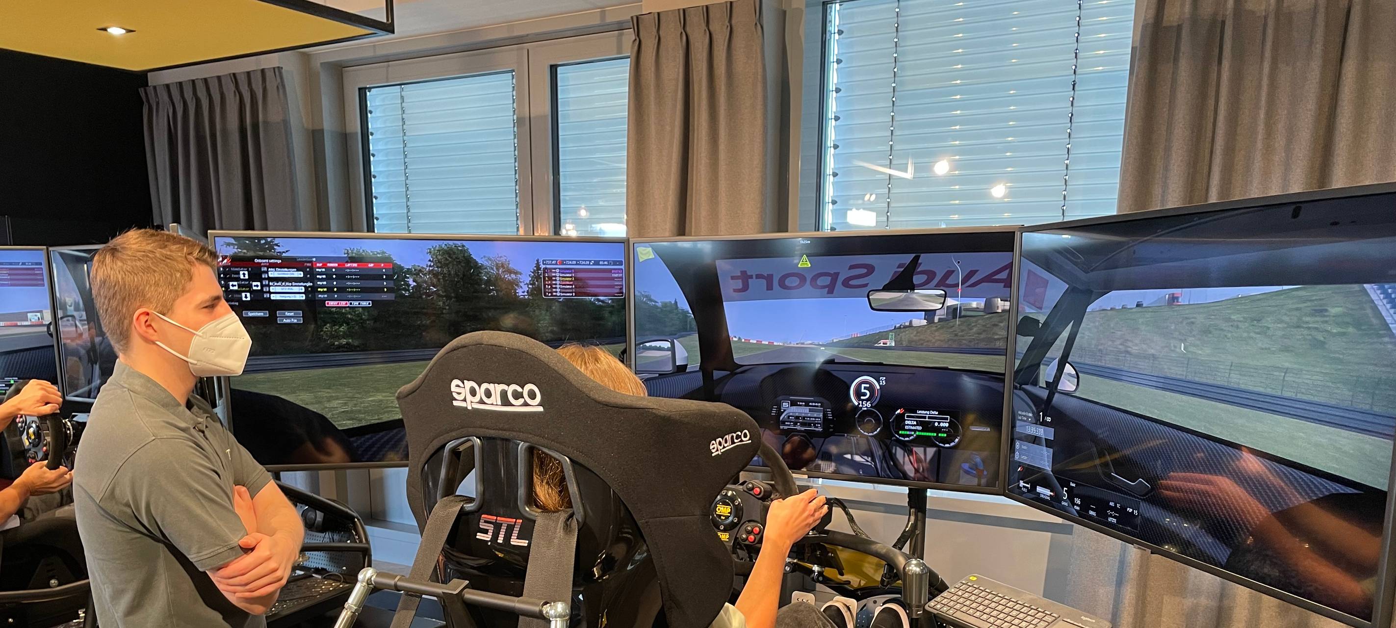 Neue eSport Lounge in Essen: Rennen fahren wie am Nürburgring