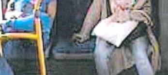 Essen: Vermeintlich höfliche Frauen bestehlen Senior an Bushaltestelle