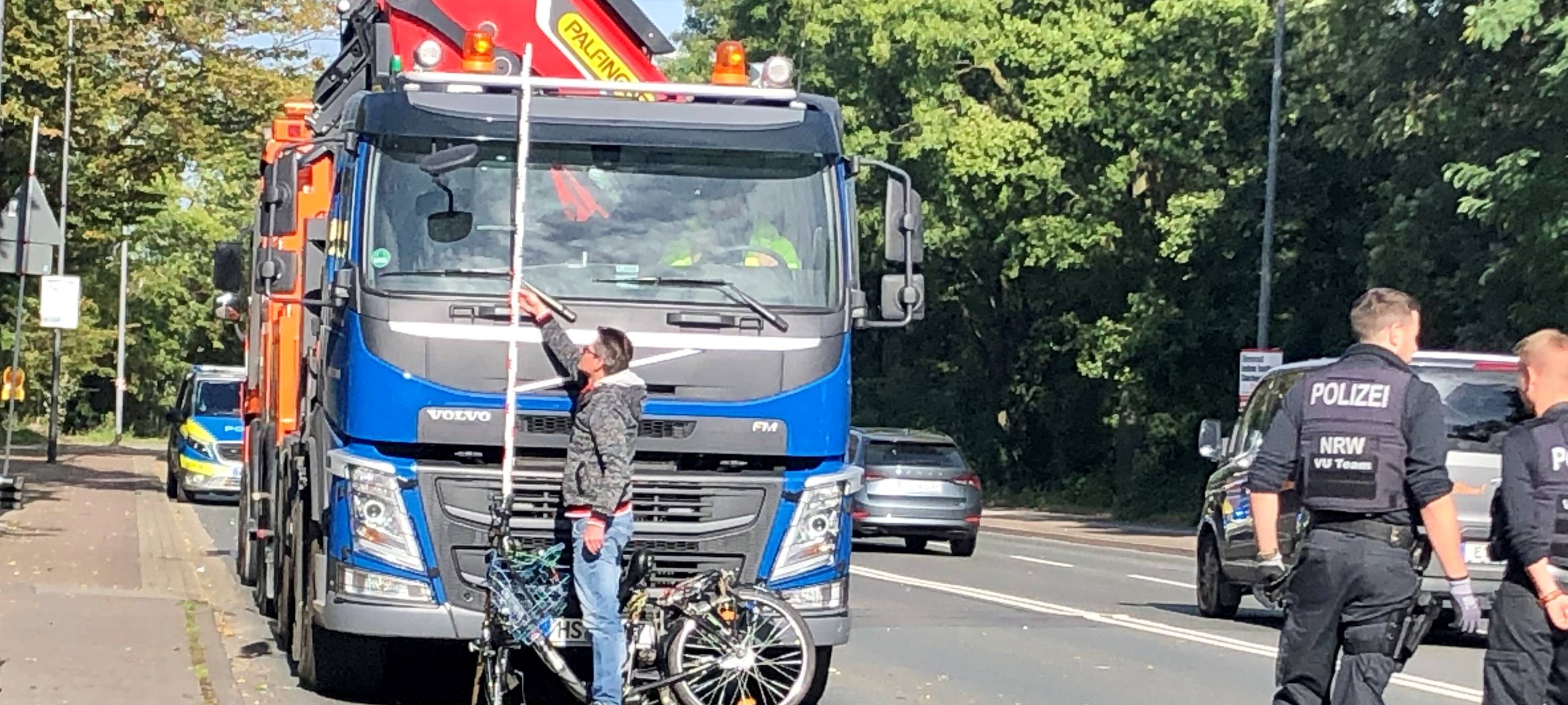 Essen: Polizei stellt tödlichen Unfall aufwendig nach