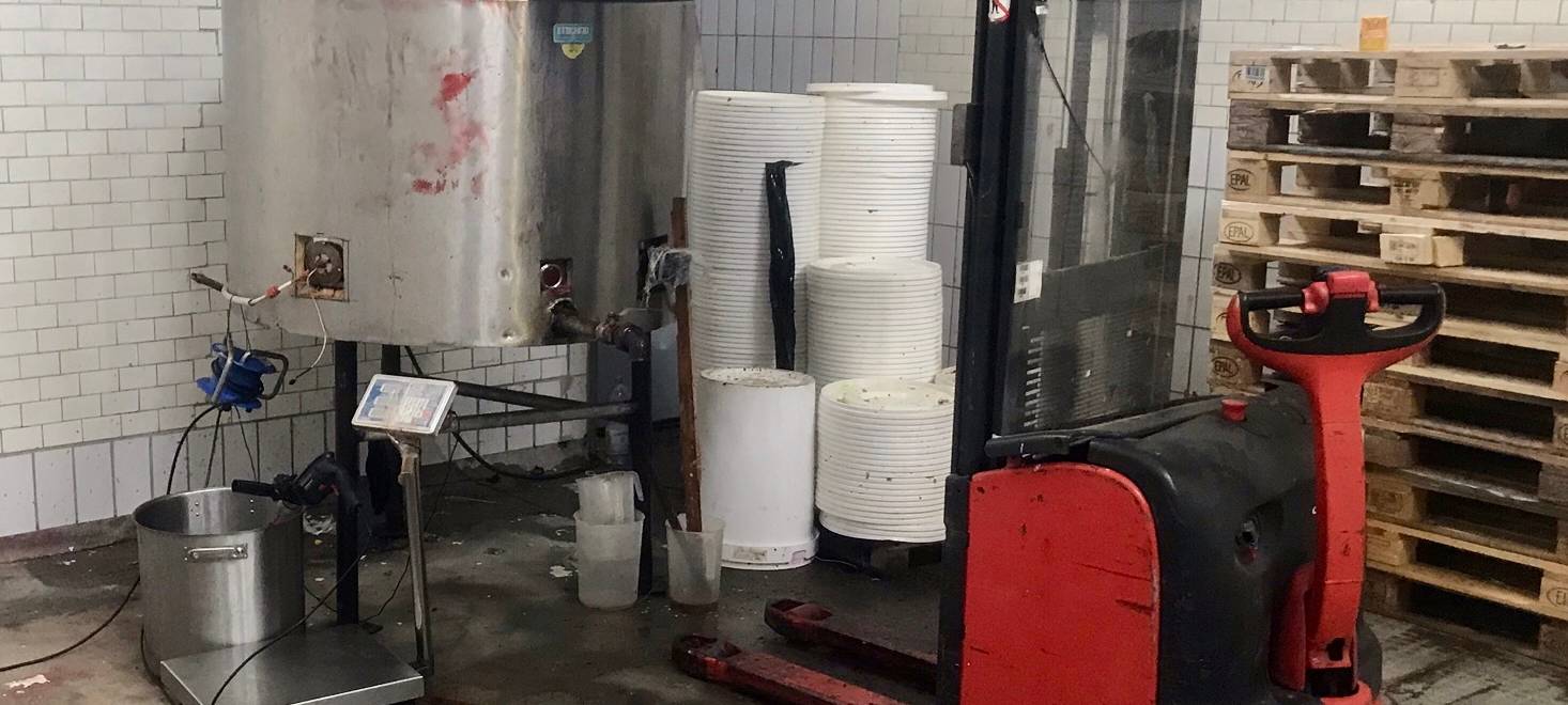 Durch Zufall: Zoll Essen hebt illegale Tabakproduktion aus