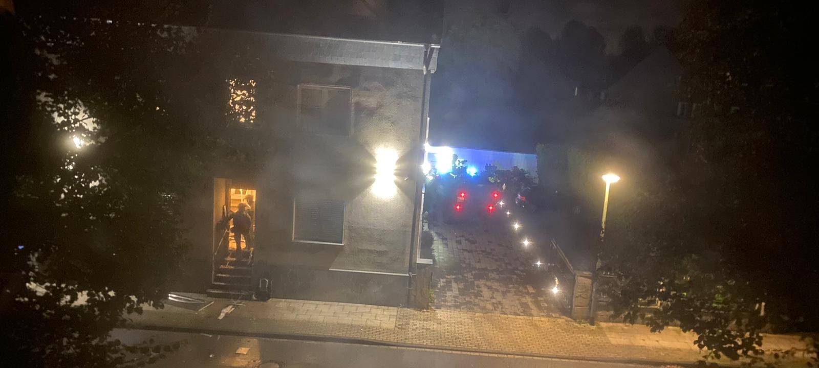 Eine Nachbarin ist durch den SEK-Einsatz in Altenessen wach geworden und hat uns dieses Foto geschickt.