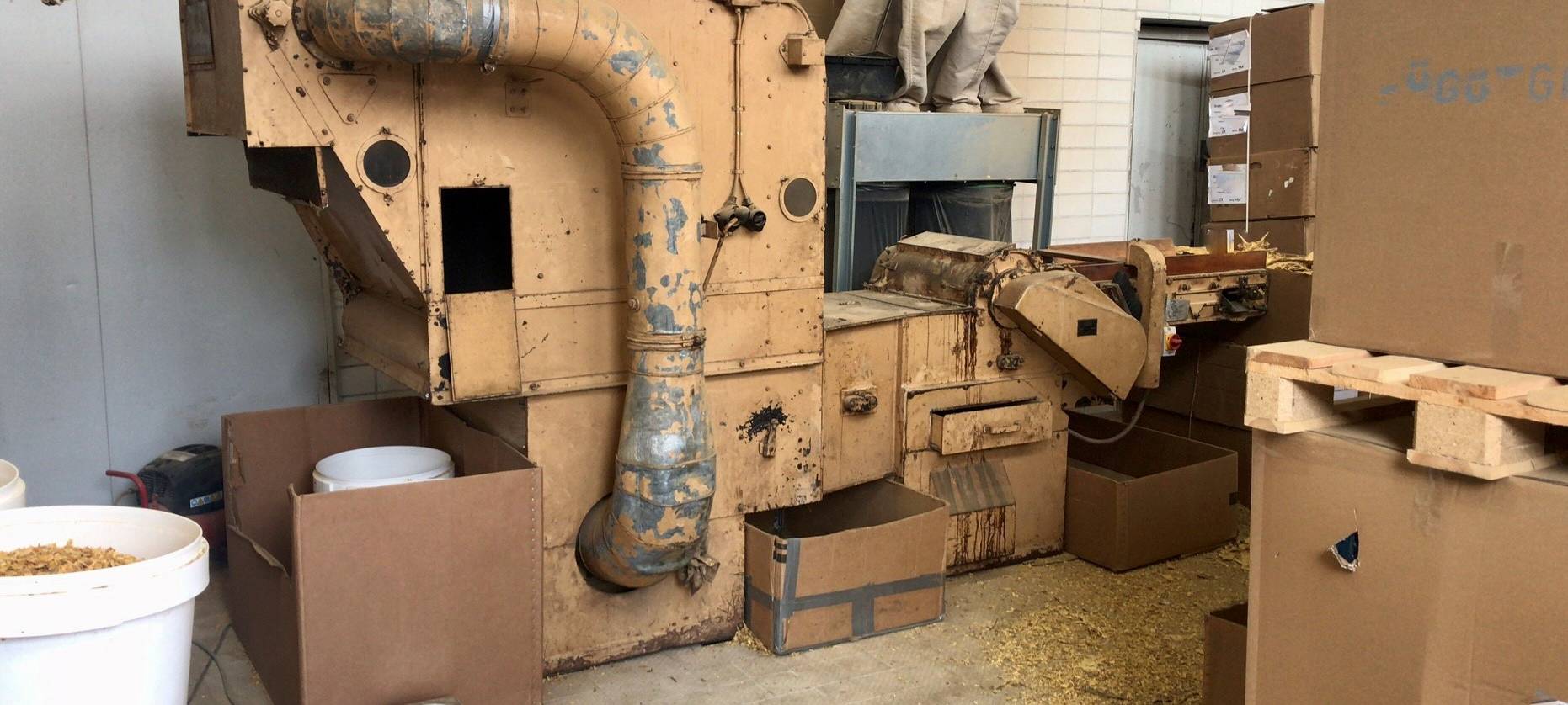 Durch Zufall: Zoll Essen hebt illegale Tabakproduktion aus