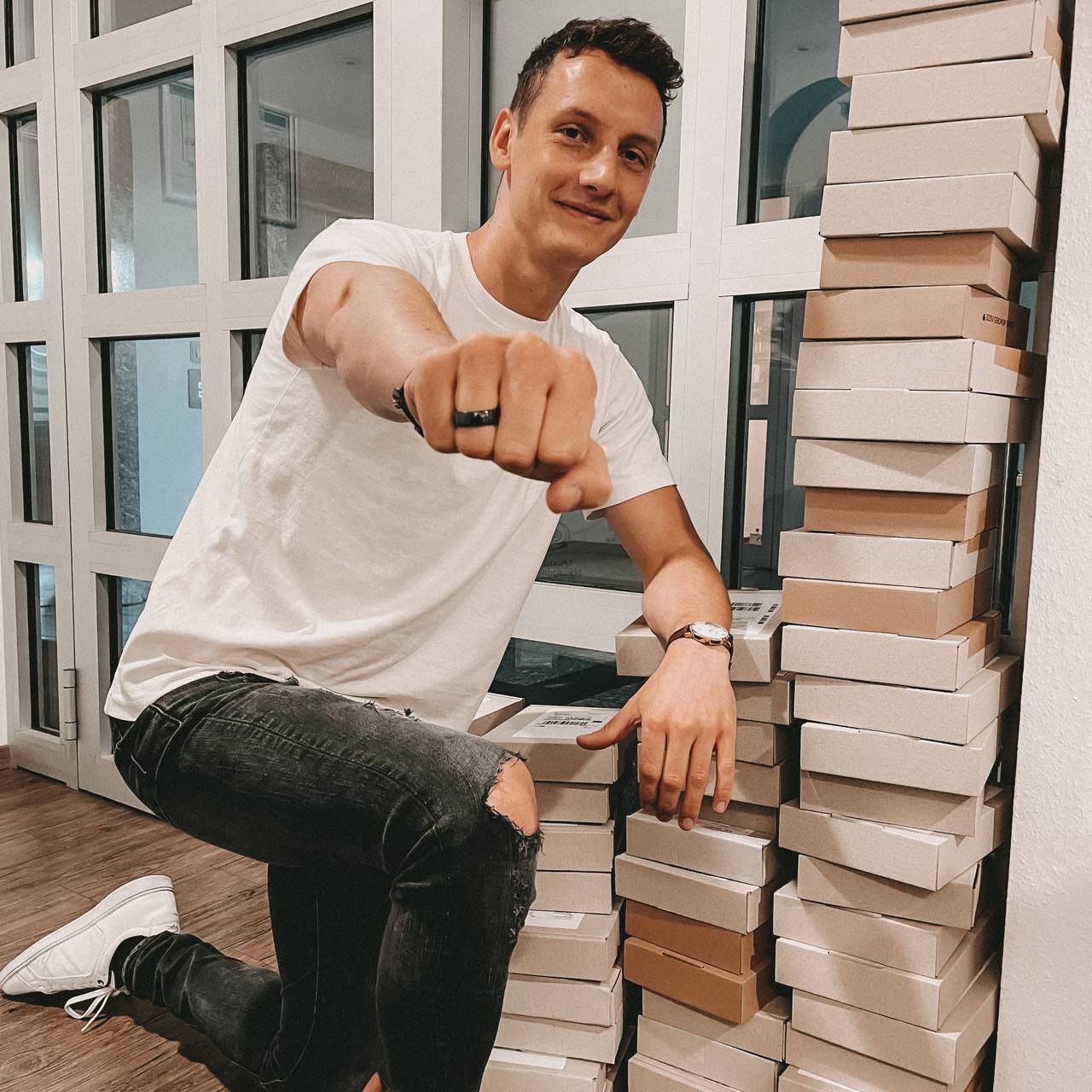 Bezahlring von PAGOPACE an Hand von FOM-Student aus Essen