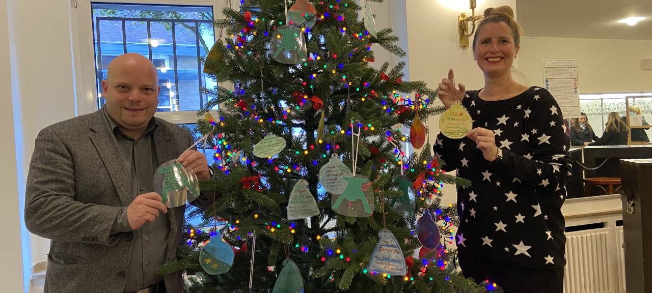 Essen: Kinderwünsche am Weihnachtsbaum