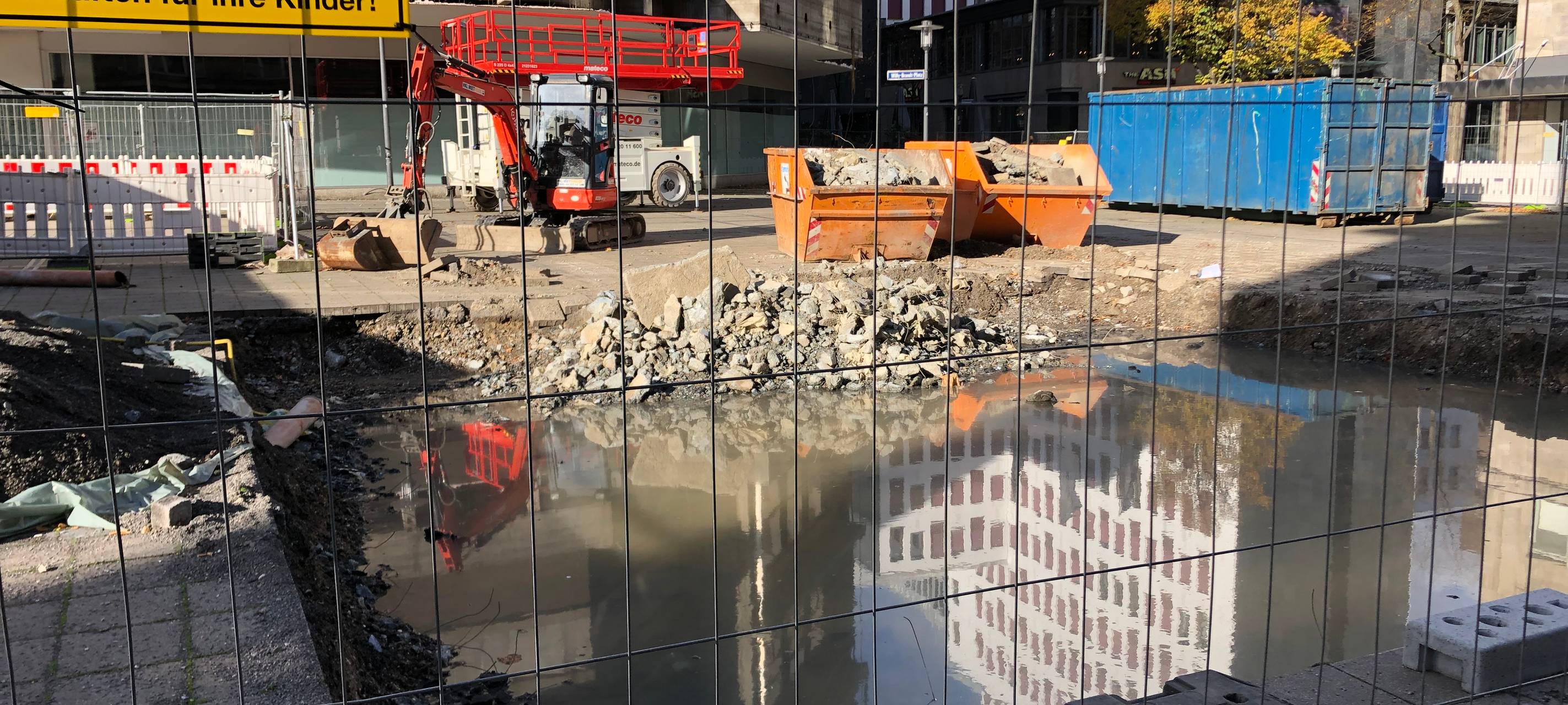 Essen: Baukran vor dem Hauptbahnhof