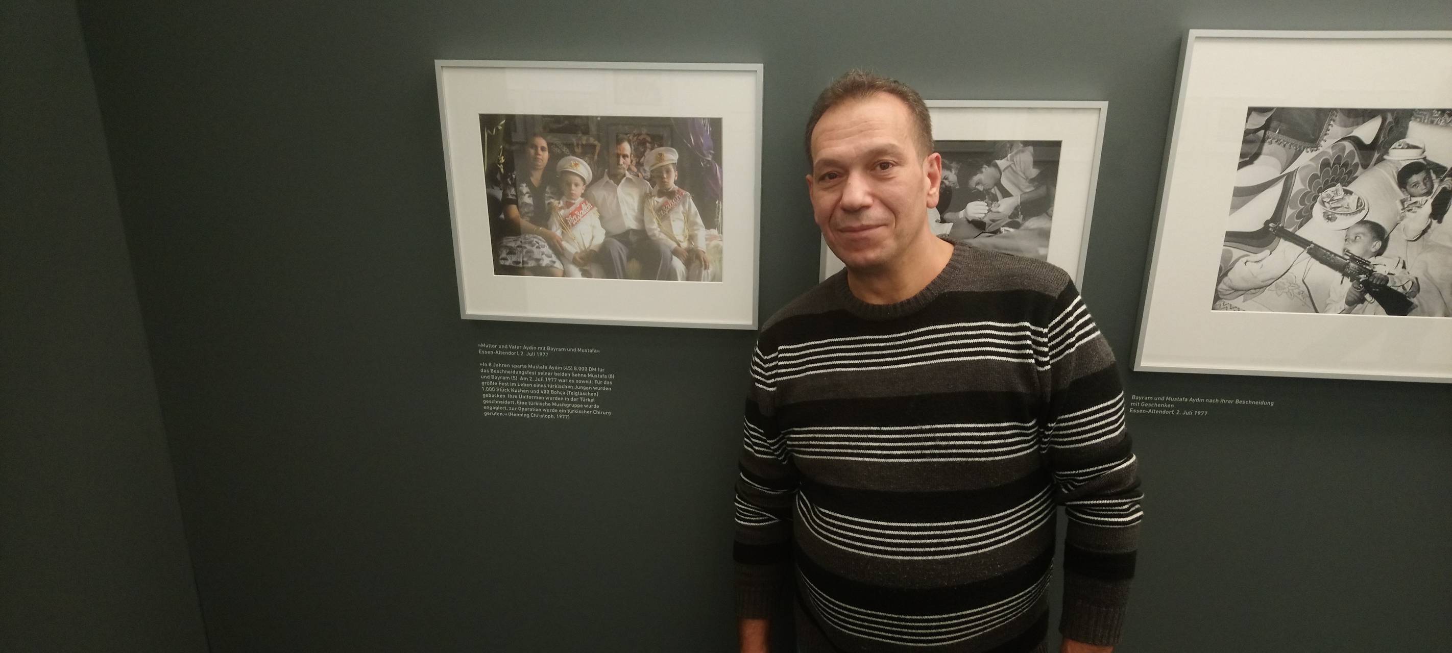 Mustafas Traum im Ruhrmuseum Essen: Auf einmal hängen die Familienfotos im Museum!