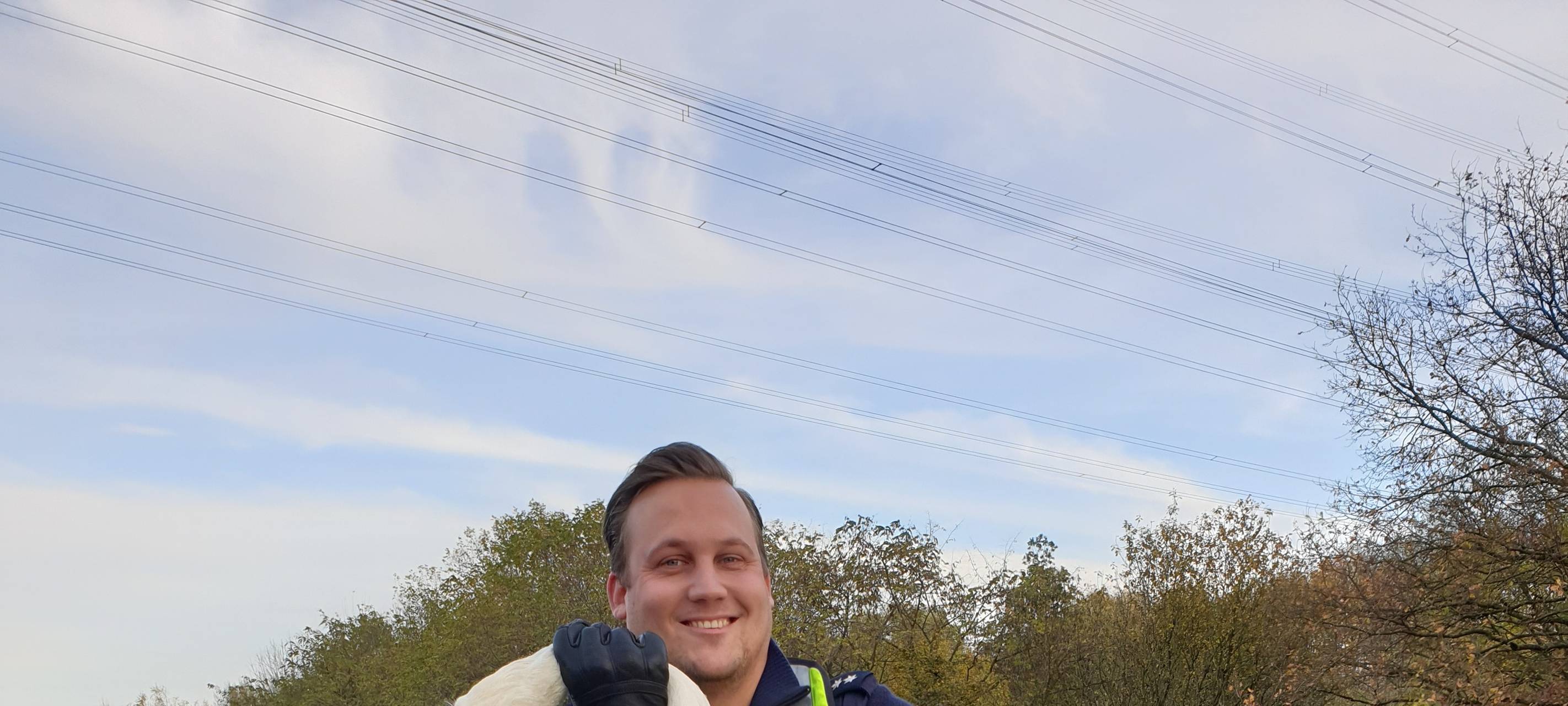 schwan-gerettet-polizei-radio-essen-karnap