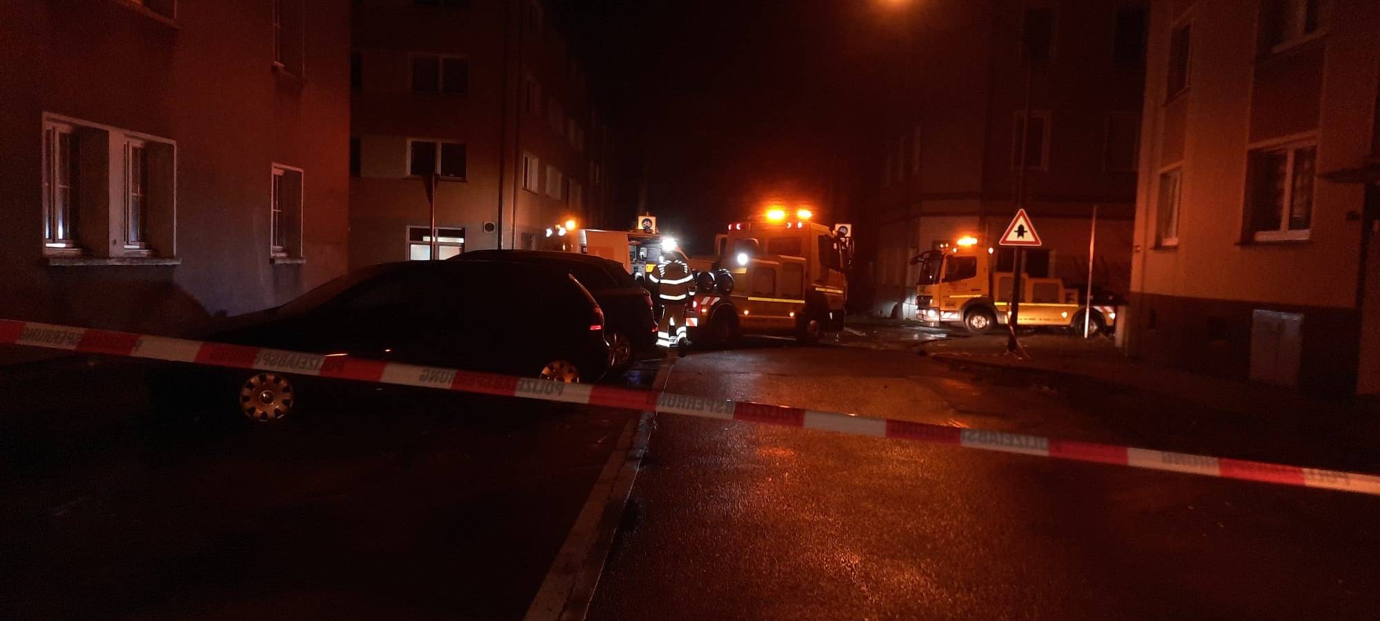 Essen: Rohrbruch unterspült Straße in Frohnhausen