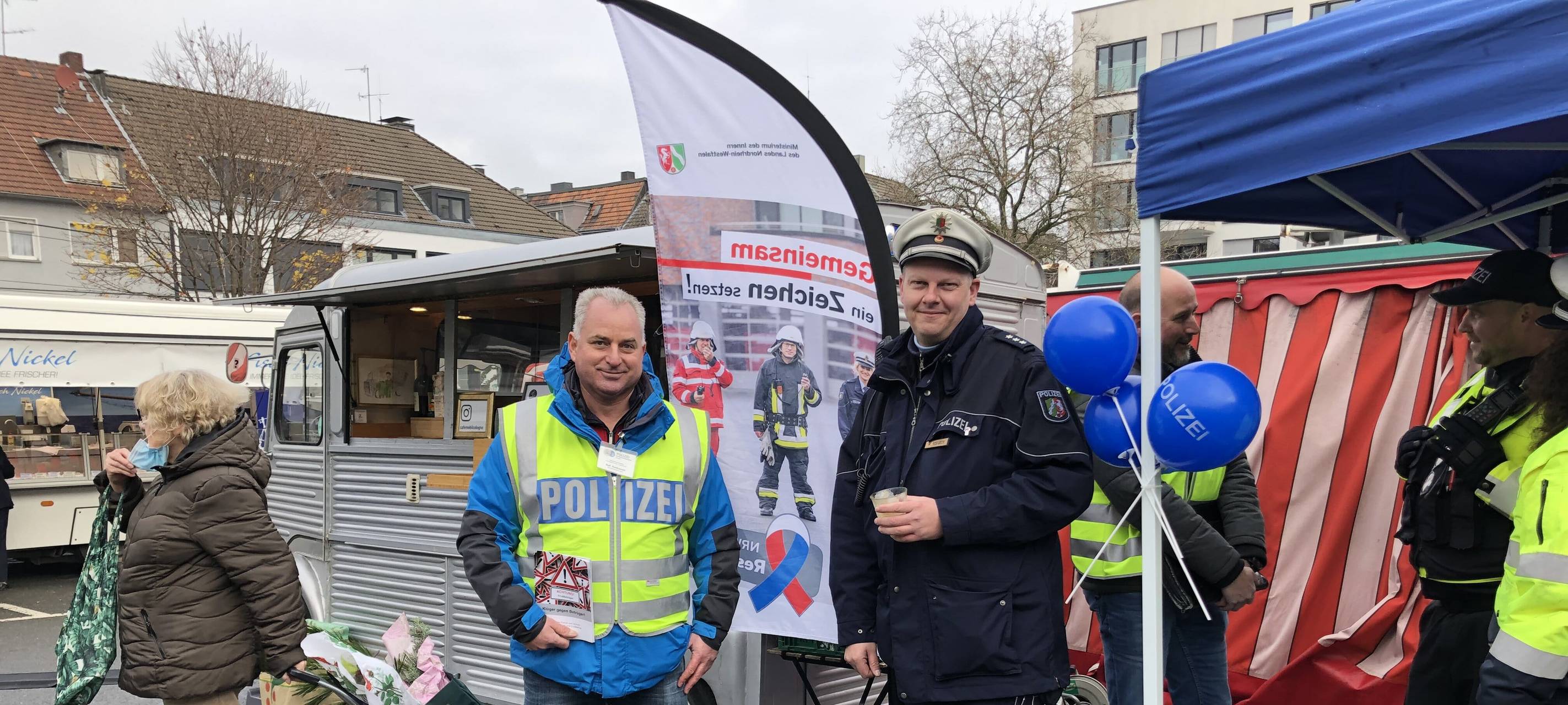 "Coffee with a cop": Polizei Essen lädt zum Kaffeeklatsch