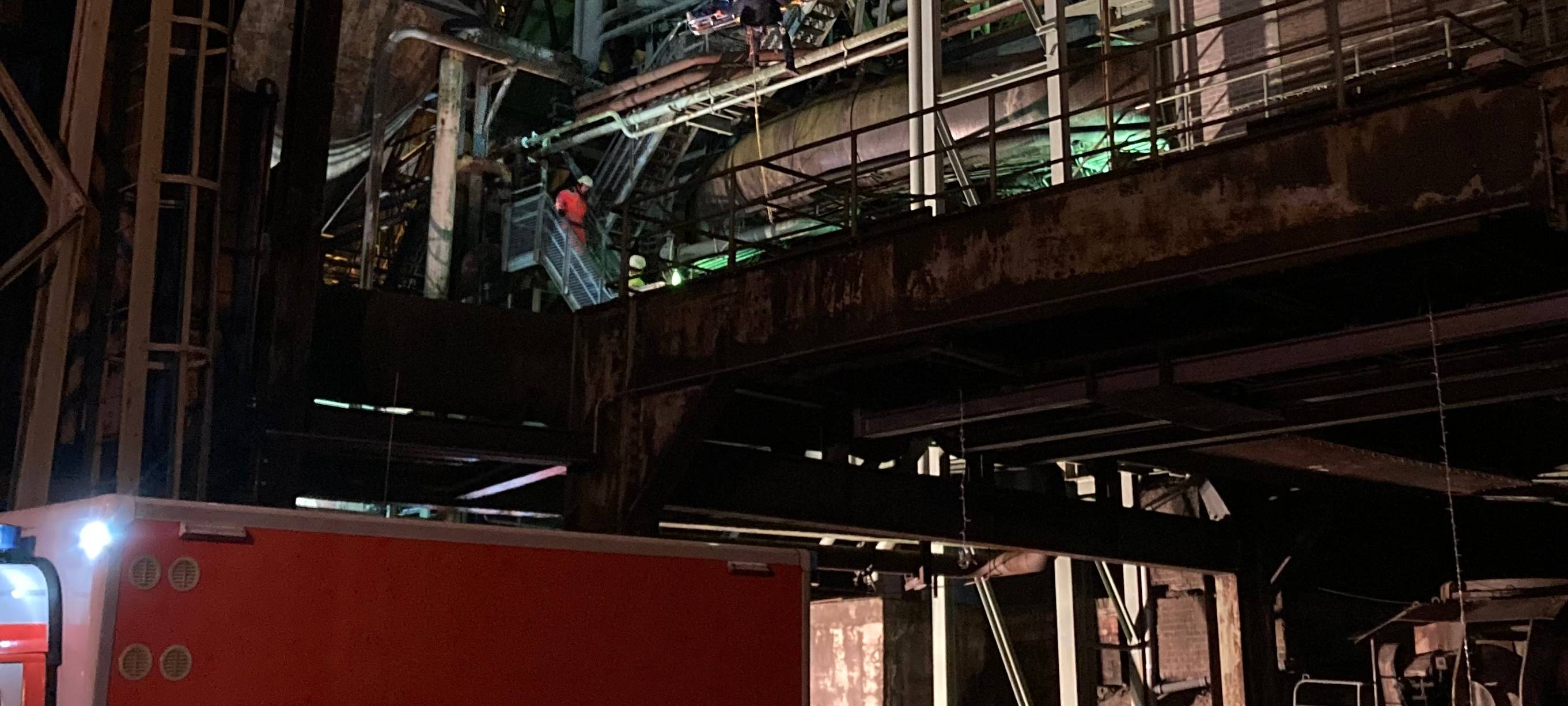 Feuerwehr Essen bei spektakulärem Höheneinsatz in Hattingen