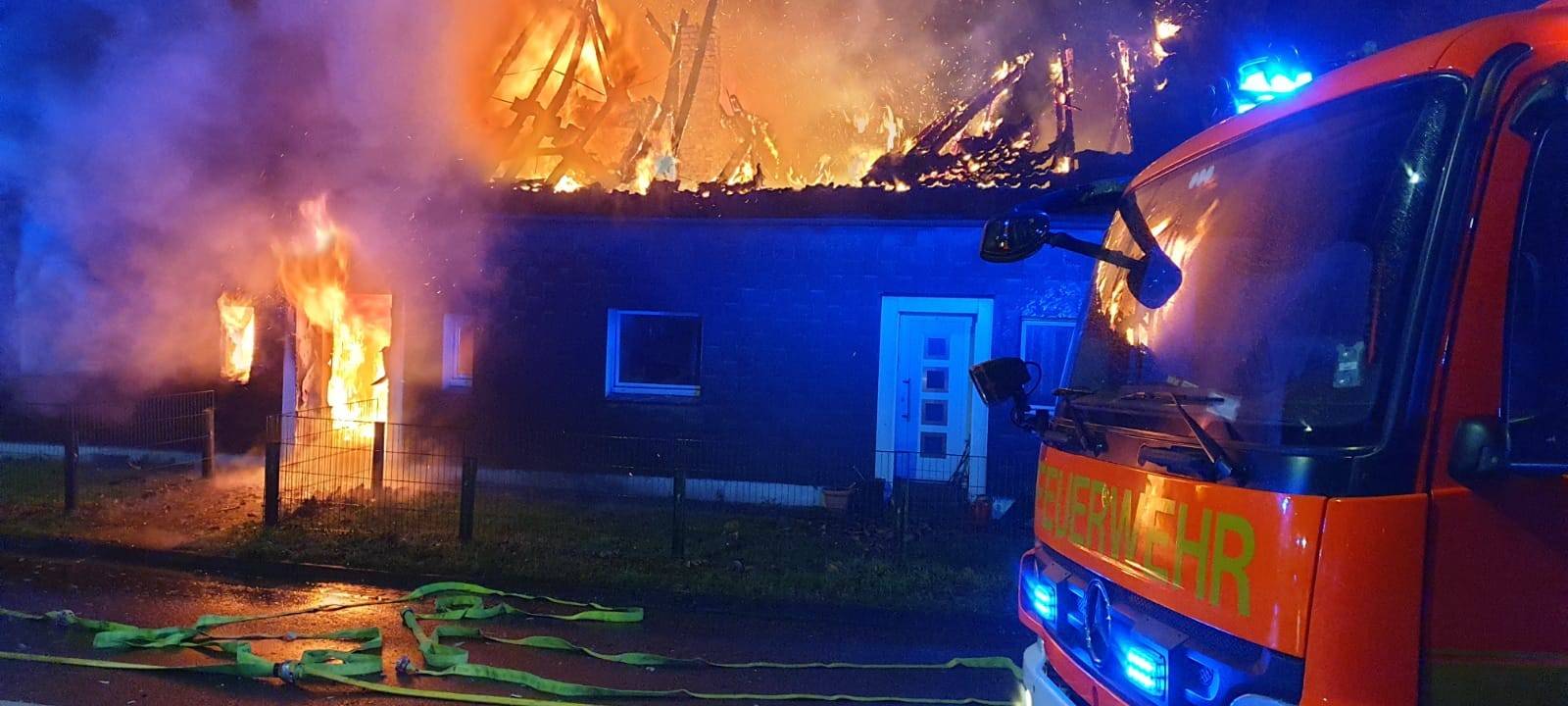 Straße in Essen nach Brand gesperrt