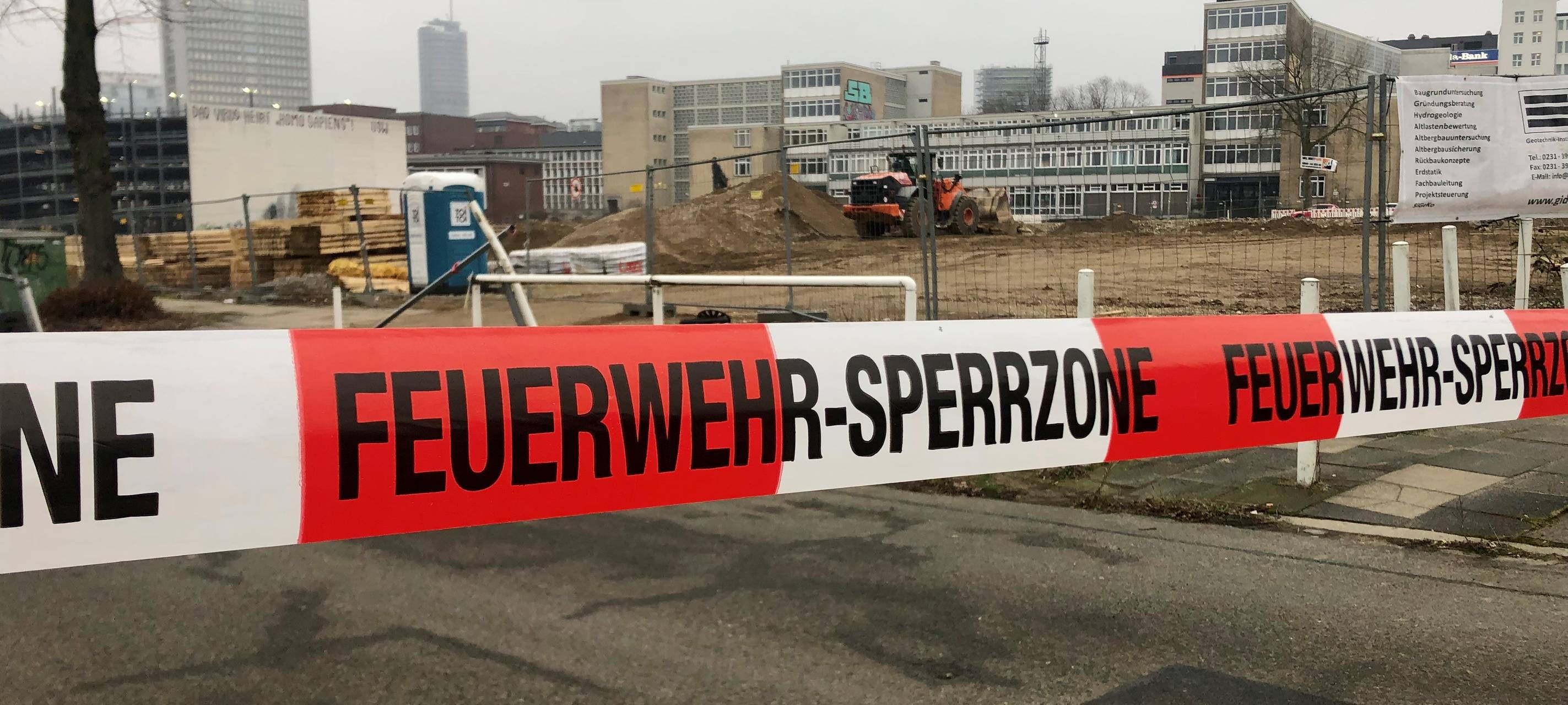 bombe-b224-radio-essen-Feuerwehr-absperrung-Flatterband
