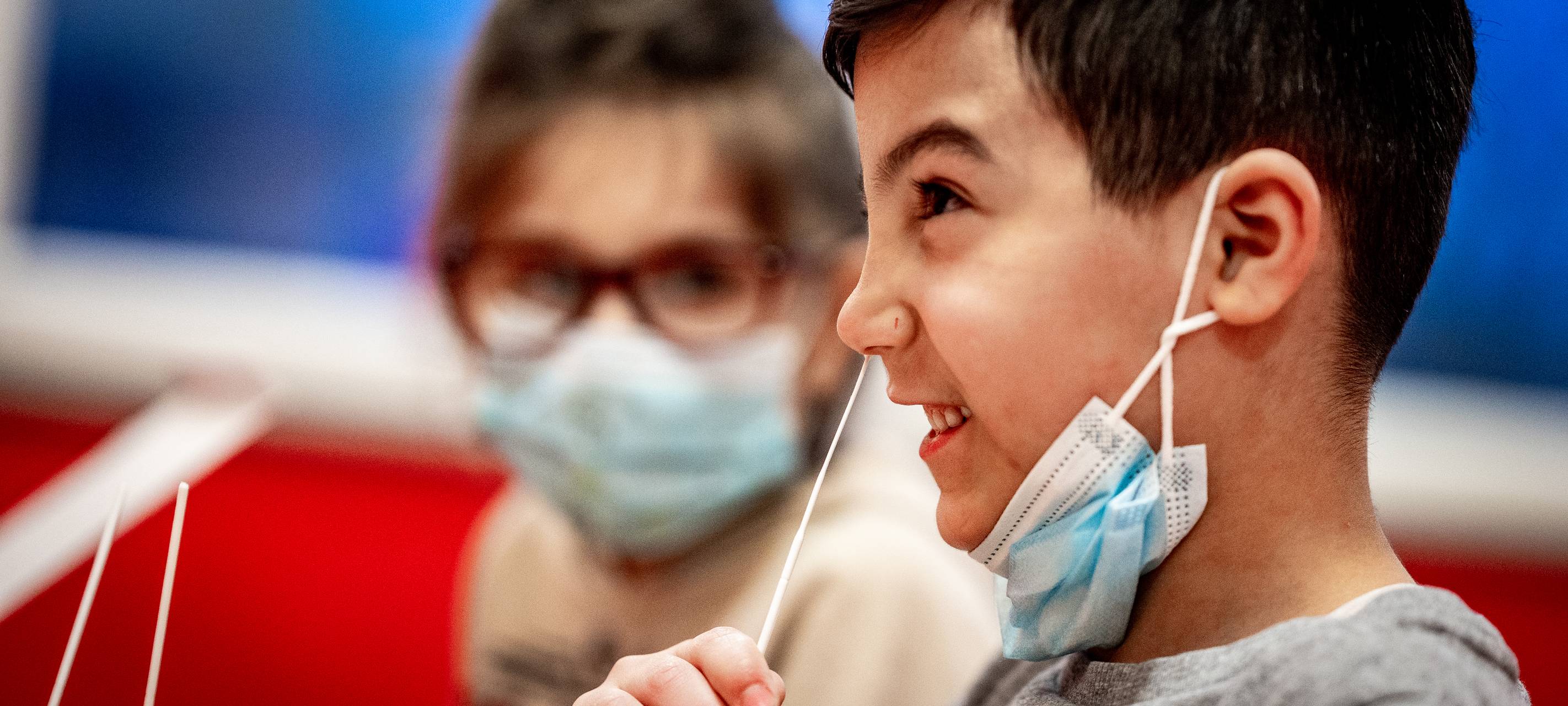 corona-test-grundschule-radio-essen-coronatest-pooltest-pool-test