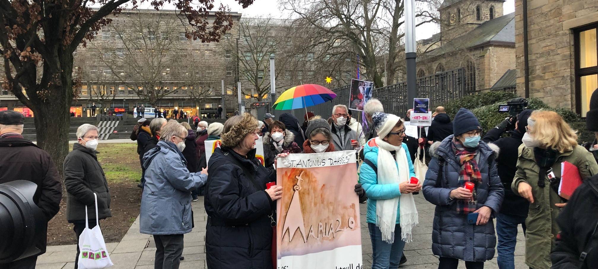 Essen: Stiller Protest wegen Missbrauch in der Kirche