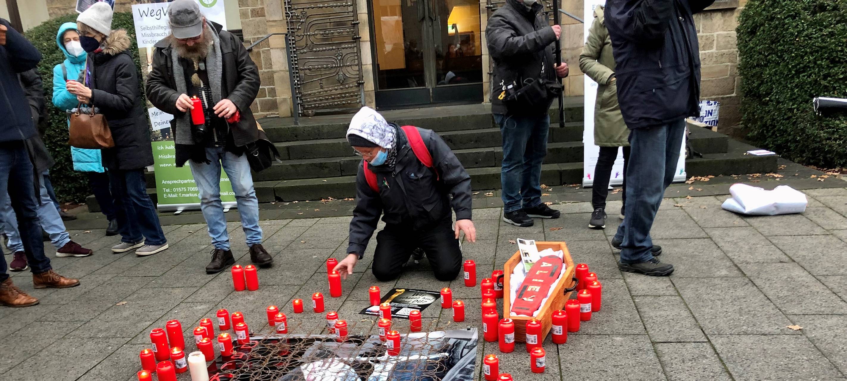 Essen: Stiller Protest wegen Missbrauch in der Kirche