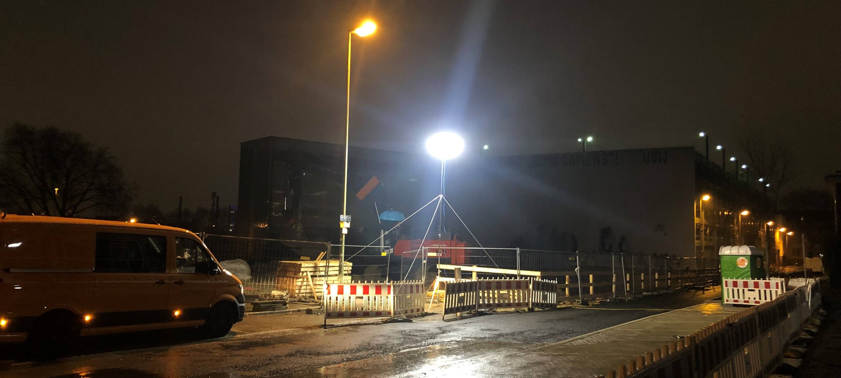 essen-bombe-power-moon-radio-licht