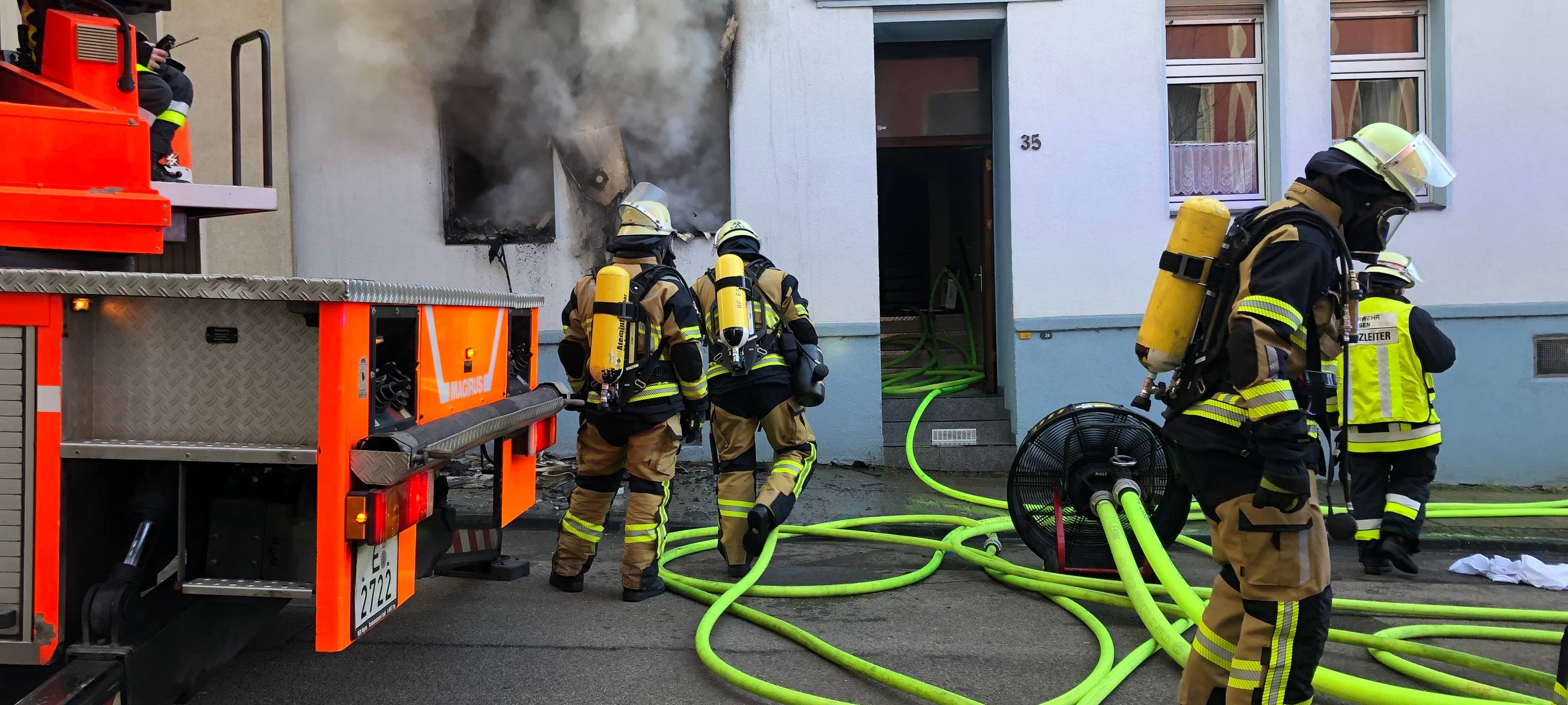feuer-brand-wohnungsbrand-feuerwehr-radio-essen