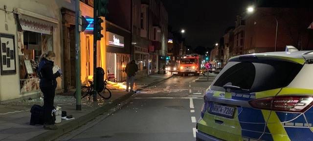 Geldautomat in Essen-Kupferdreh gesprengt, Deutsche Bank Kupferdreher Straße