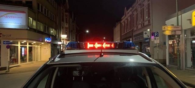 polizei-radio-essen-absperrung-umleitung-unfall-gesperrt-kupferdreh-kupferdreher-strasse