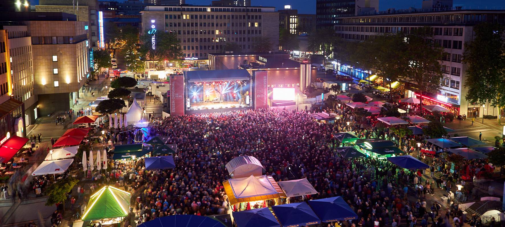Essen Original bei einer der Ausgaben vor Corona am Kennedyplatz.