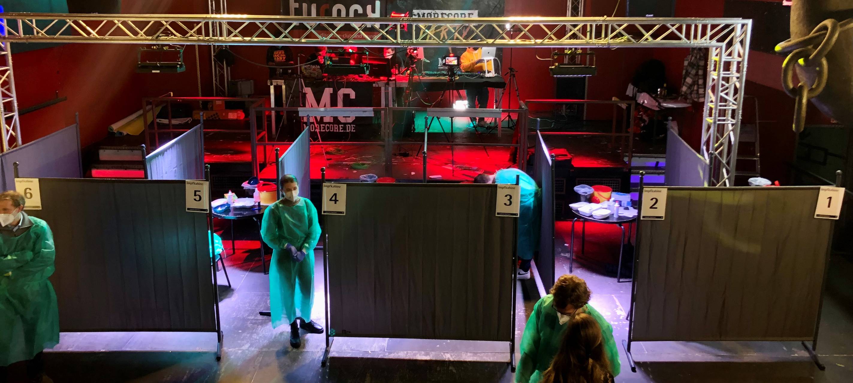 Essen: Corona-Impfung in Eishalle - mit Zwischenfall