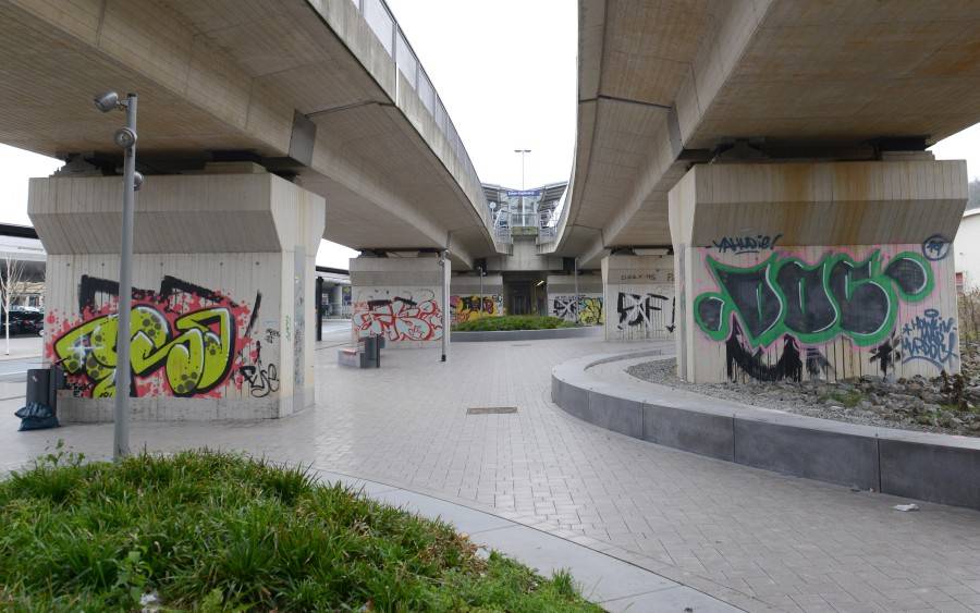 Illegale Graffitis am ZOB- Kupferdreh. Die Stadt Essen will deshalb künftig eine Graffiti-Taskforce einsetzen.