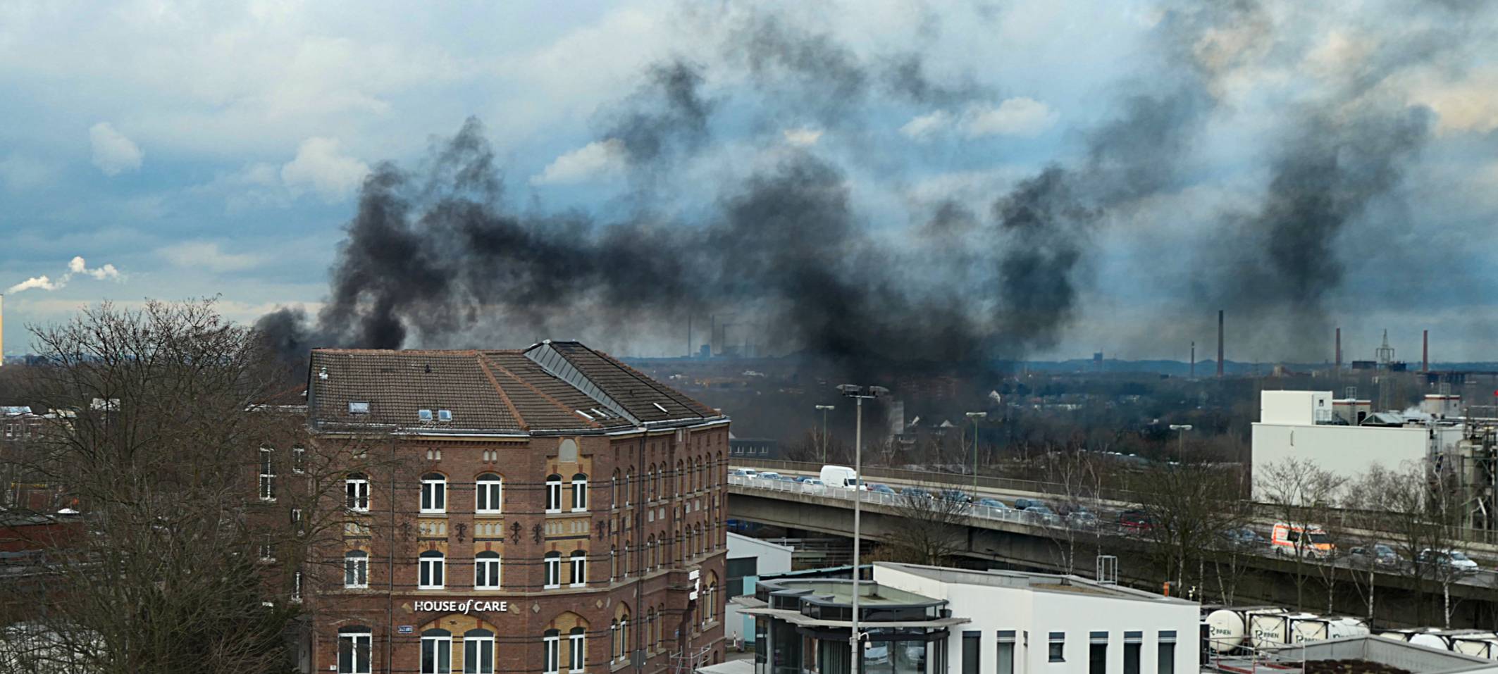 Die Rauchentwicklung in Essen war deutlich zu sehen.
