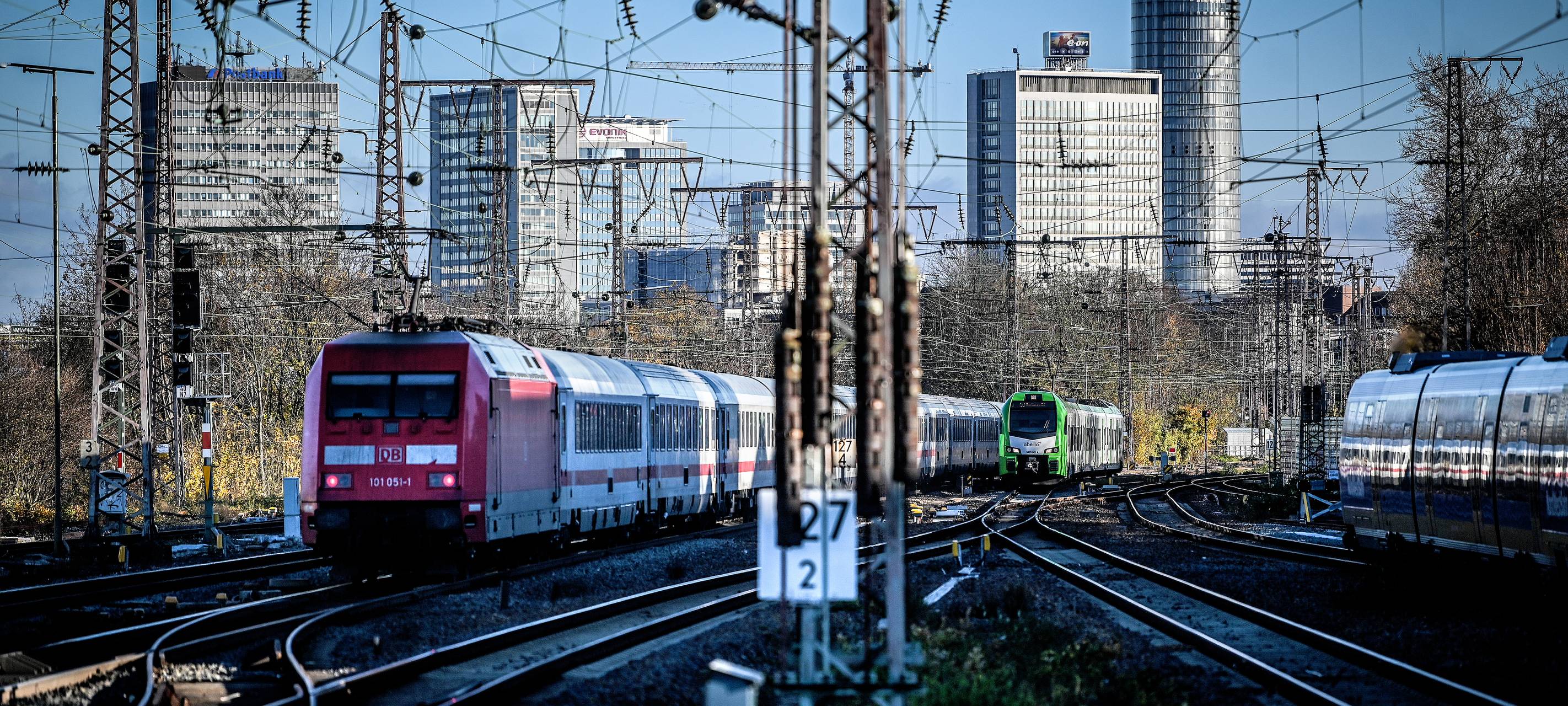 hauptbahnhof-skyline-radio-essen