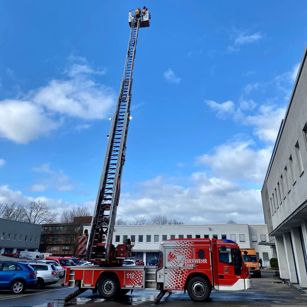 drehleiter-kostas-mitsalis-radio-essen-feuerwehr