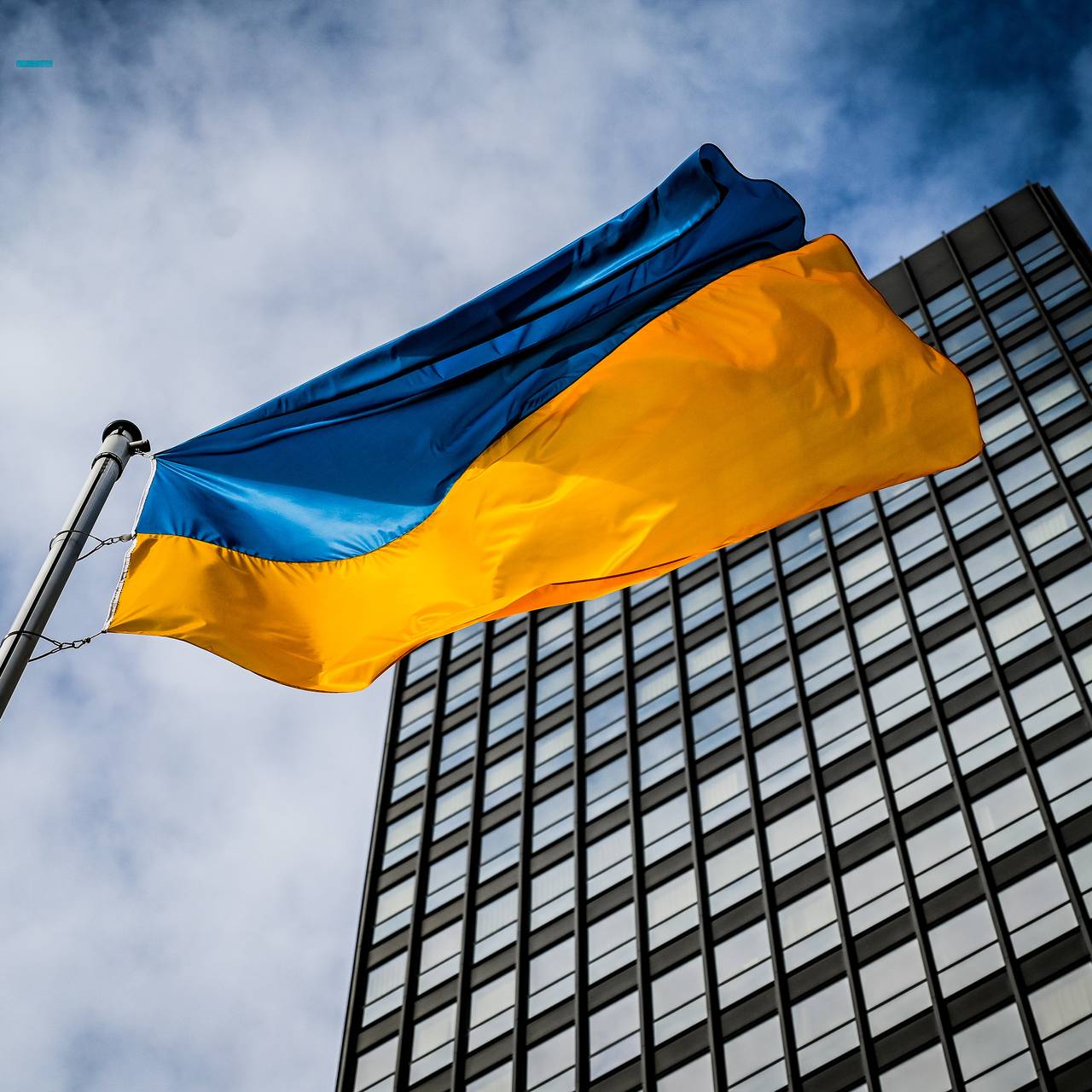 flagge-ukraine-rathaus-radio-essen-russland-krieg