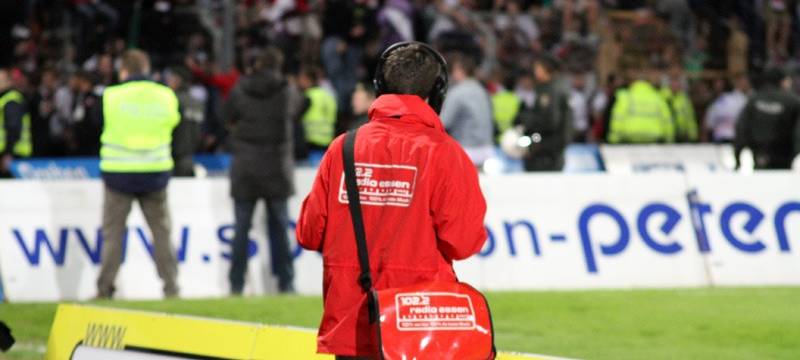 Die Radio Essen-Sportreporter sind immer ganz nah am Spiel und am Spielfeld.