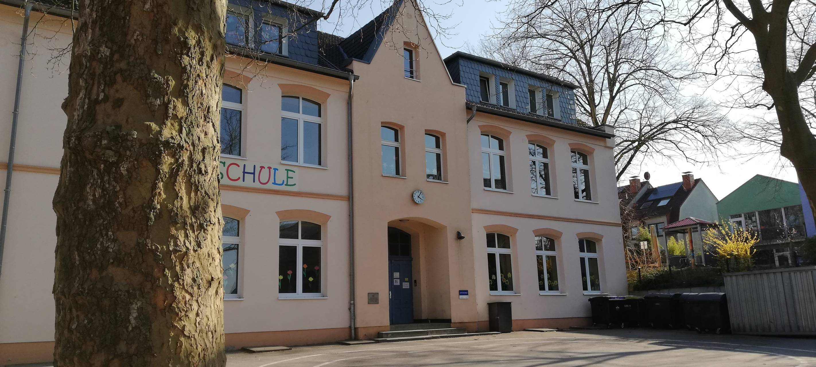 An der Ardeyschule in Essen-Rellinghausen steht eine Hausmeister-Wohnung leer.
