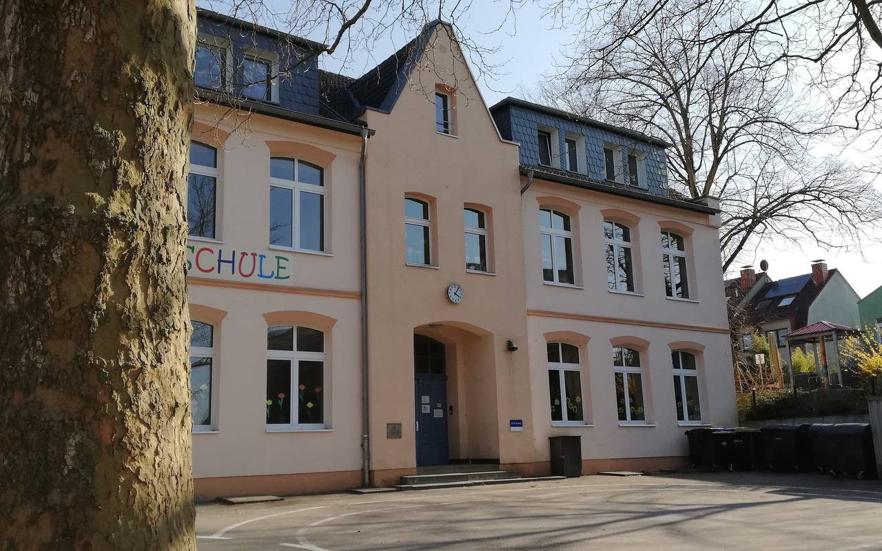 An der Ardeyschule in Essen-Rellinghausen steht eine Hausmeister-Wohnung leer.