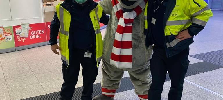 Emil On Tour: Unterwegs mit unserem Radioelch zum 30. Geburstag