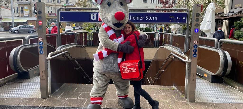 Emil On Tour: Unterwegs mit unserem Radioelch zum 30. Geburstag