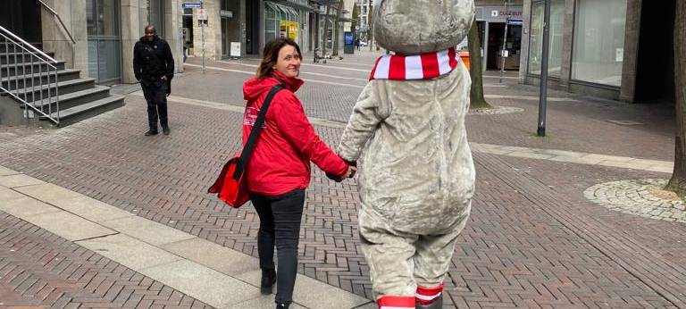 Emil On Tour: Unterwegs mit unserem Radioelch zum 30. Geburstag