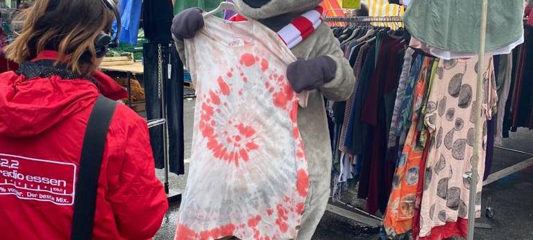 Emil On Tour: Unterwegs mit unserem Radioelch zum 30. Geburstag