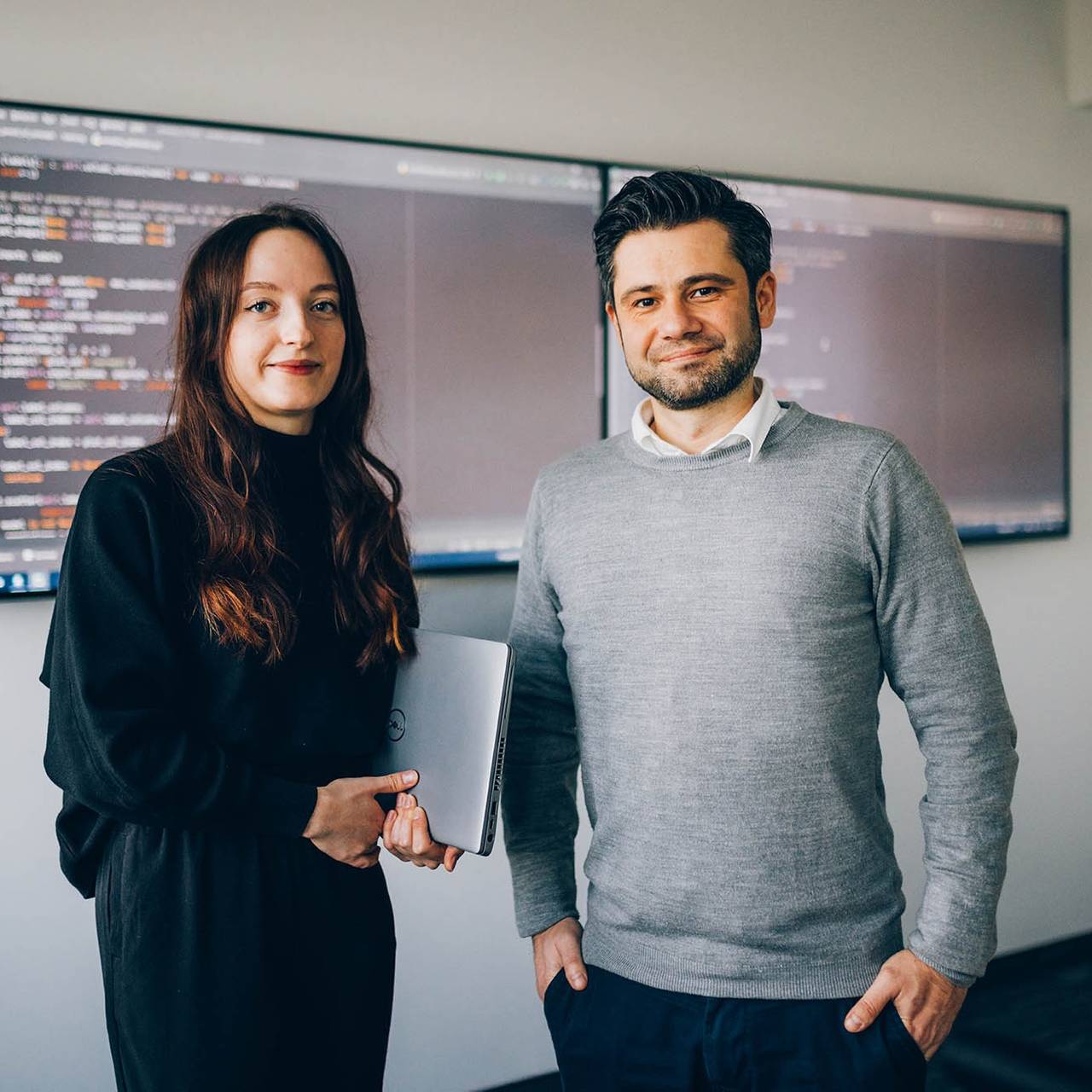 Vasilios Danos (rechts) - KI-Experte bei TÜV Nord in Essen