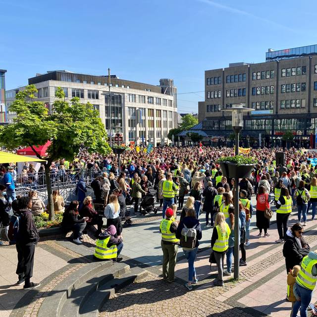 Demo von Erzieherinnen und Sozialarbeitern in Essen (2022)
