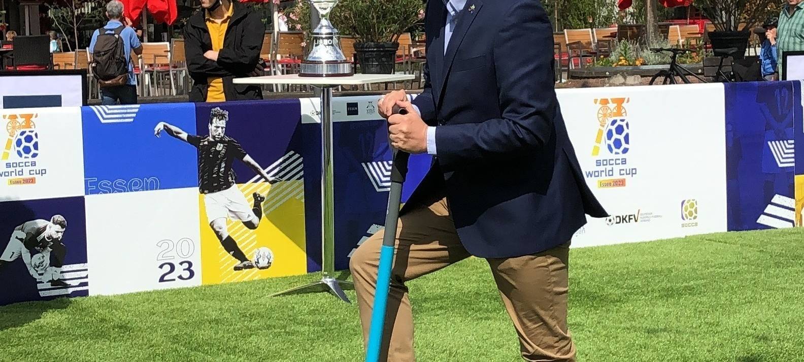 Fußball-Event in Essen: Spatenstich für Kleinfeld-Fußball-WM am Kennedyplatz