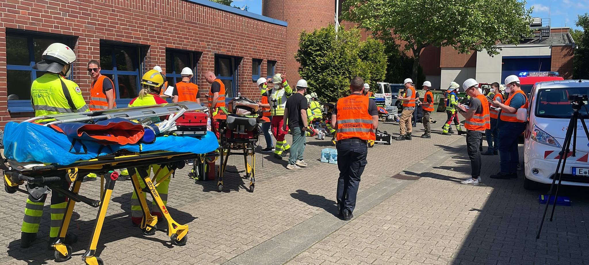 Feuerwehr Essen übt Großeinsatz nach Explosionsalarm