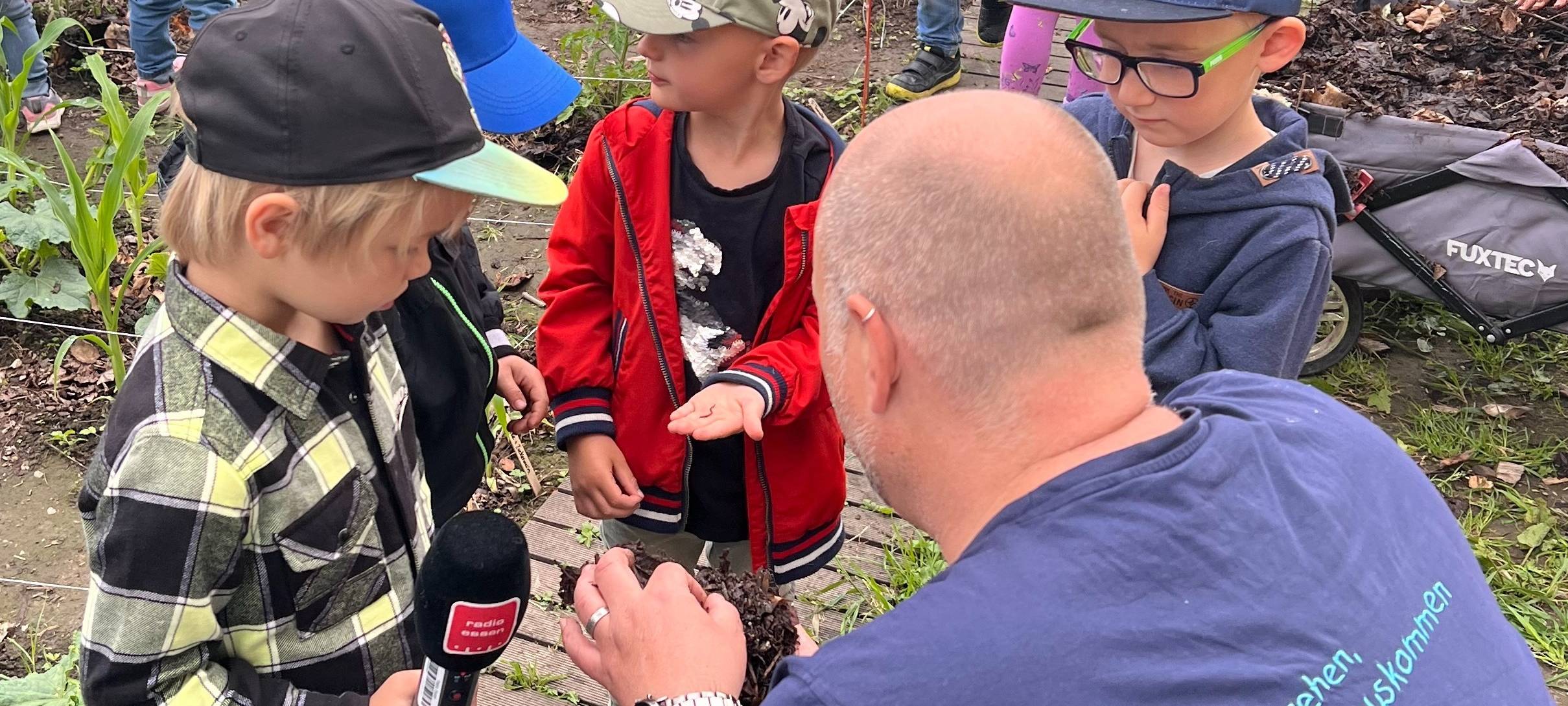Acker-KiTa in Essen: Kinder bauen Gemüse an - Ein Herzensprojekt