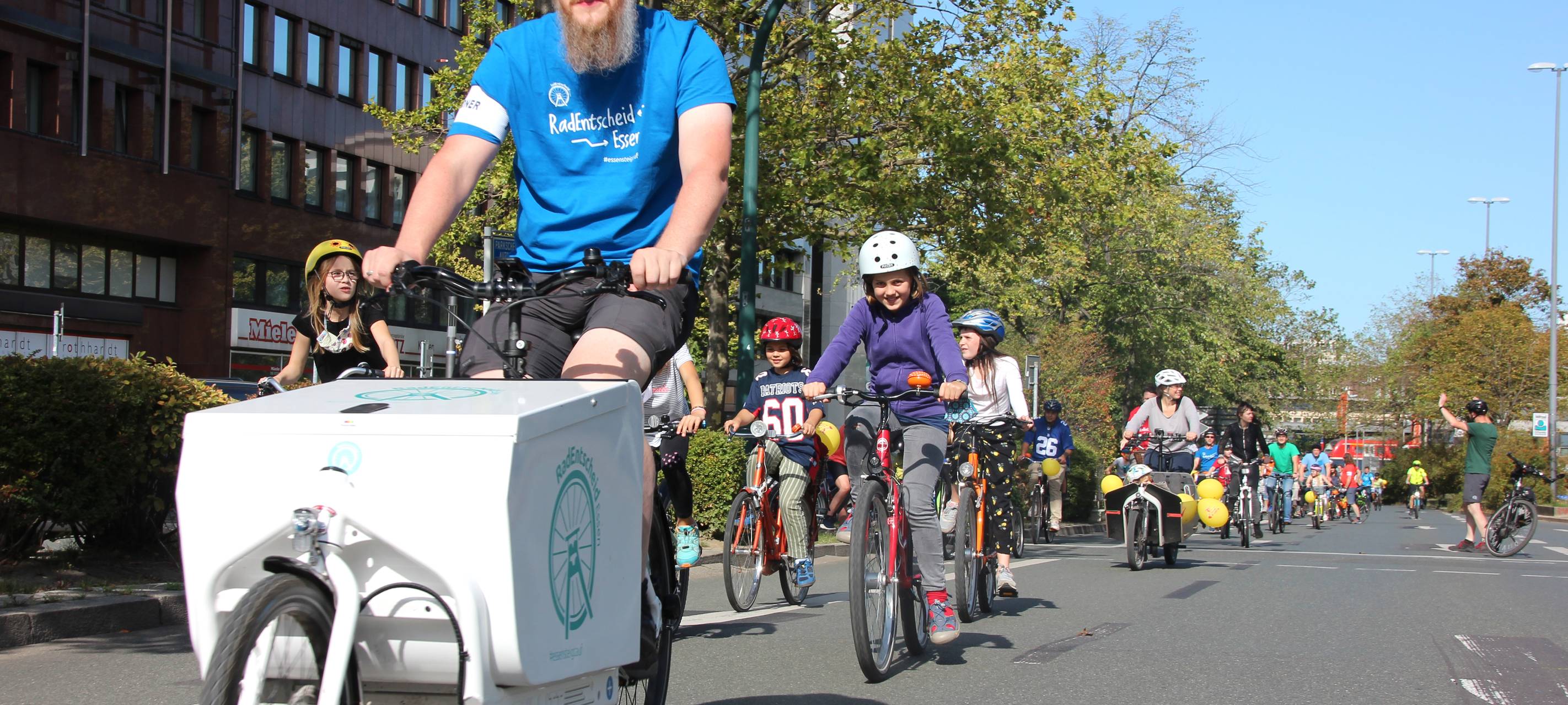 RadEntscheid Essen: Fahrrad-Demo am Samstag im Stadtgarten in Essen.