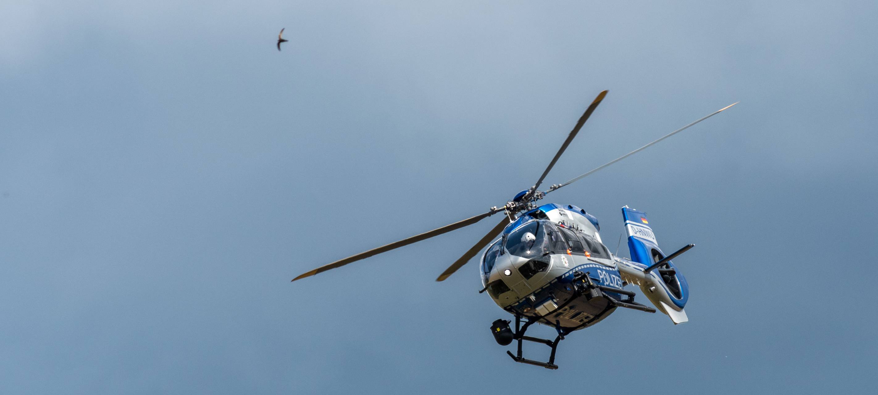 polizeihubschrauber-hubschrauber-polizei-radio-essen-helikopter-himmel