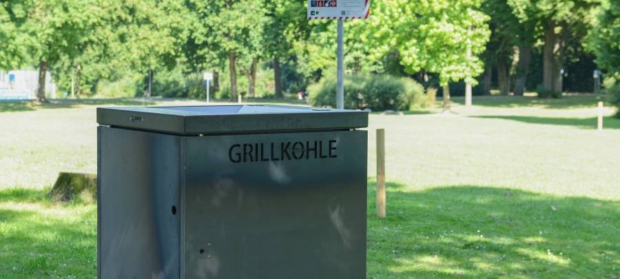 In den Grillzonen stehen Möglichkeiten zur Verfügung, Müll zu entsorgen.
