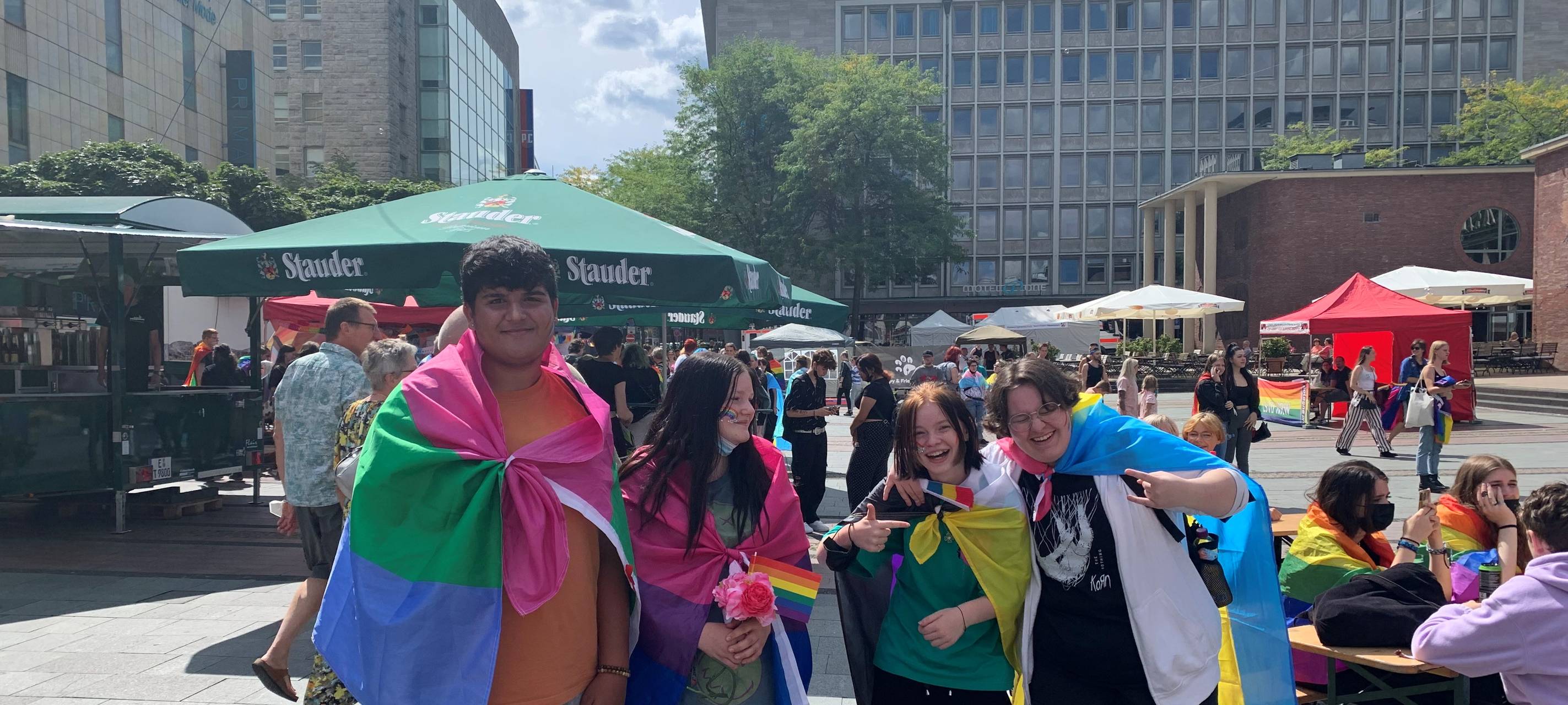 Essen: Tausende Menschen bei Christopher Street Day