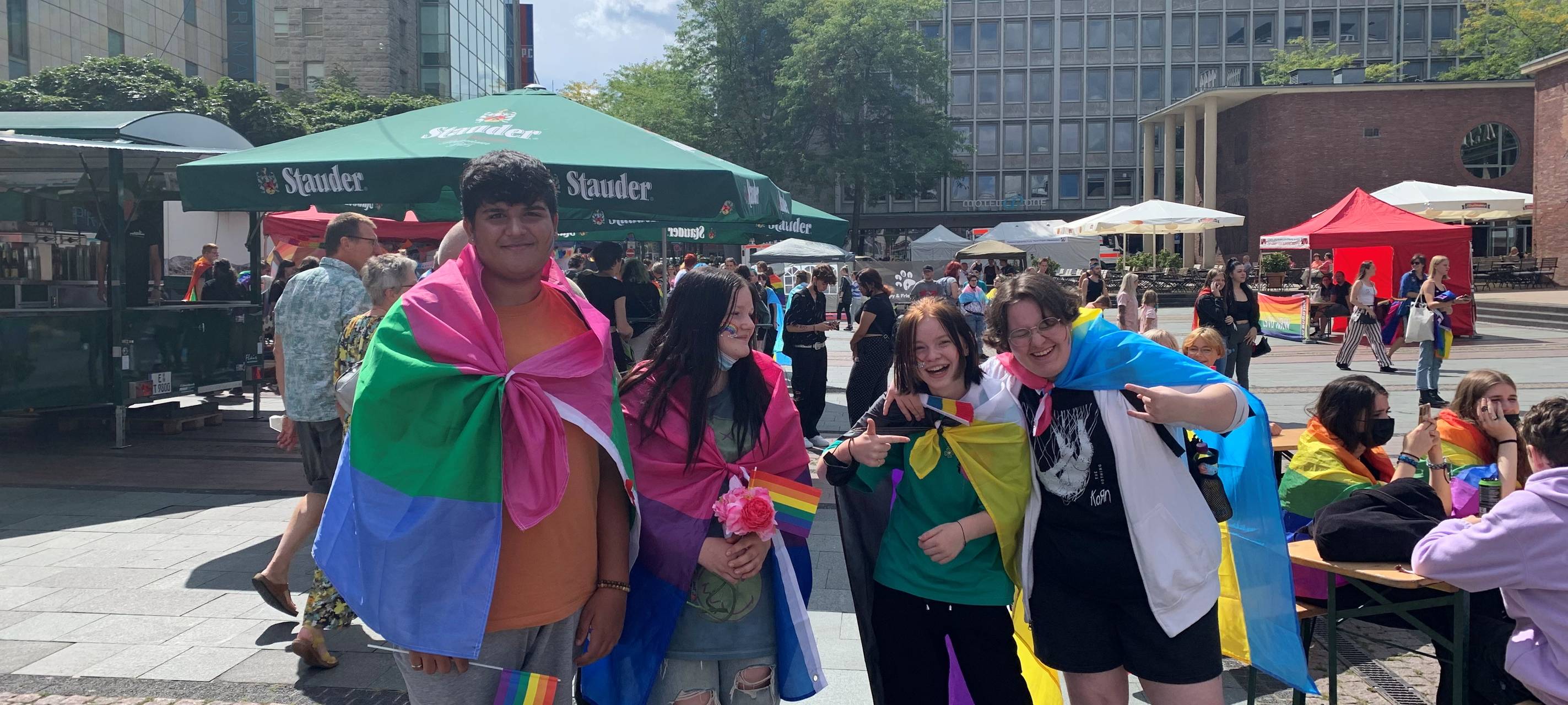 Essen: Tausende Menschen bei Christopher Street Day